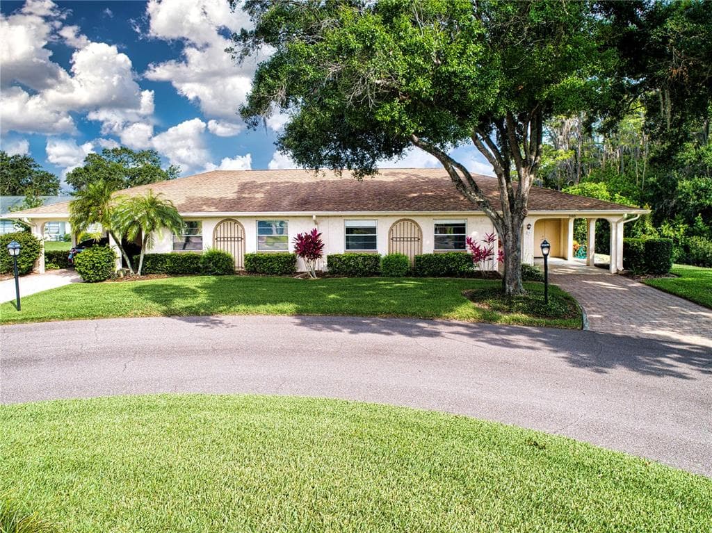 2103 HOLYHEAD WAY UNIT 23 SUN CITY CENTER, FL 33573