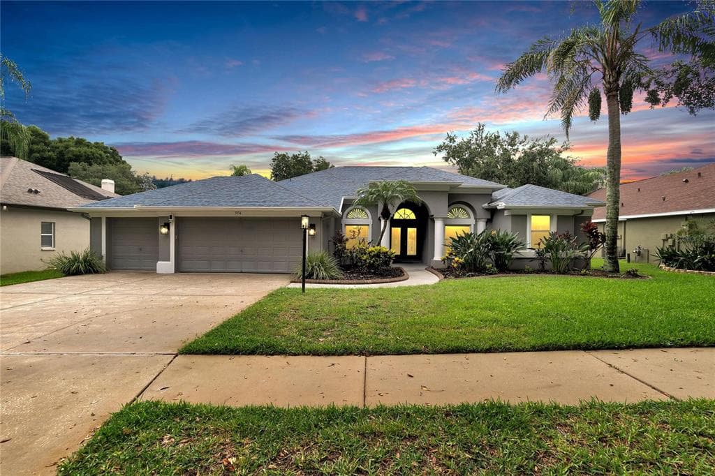 3934 VALRICO GROVE DRIVE