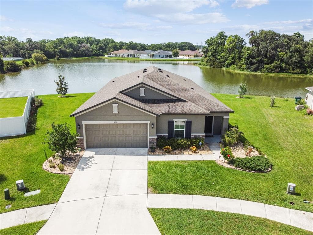 6742 CASTLE GREEN PLACE ZEPHYRHILLS, FL 33541