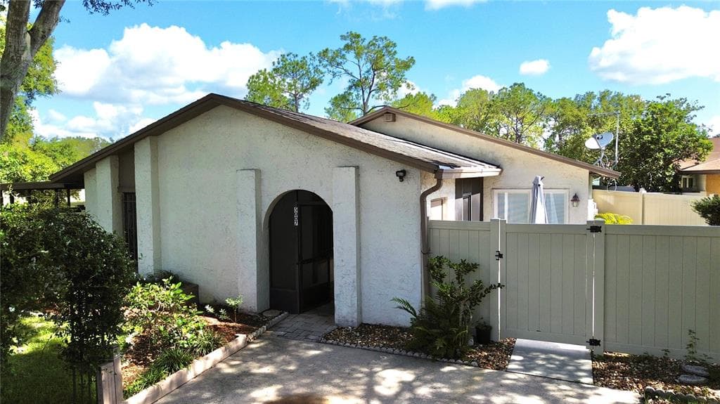 5007 ABERDEEN COURT TAMPA, FL 33624