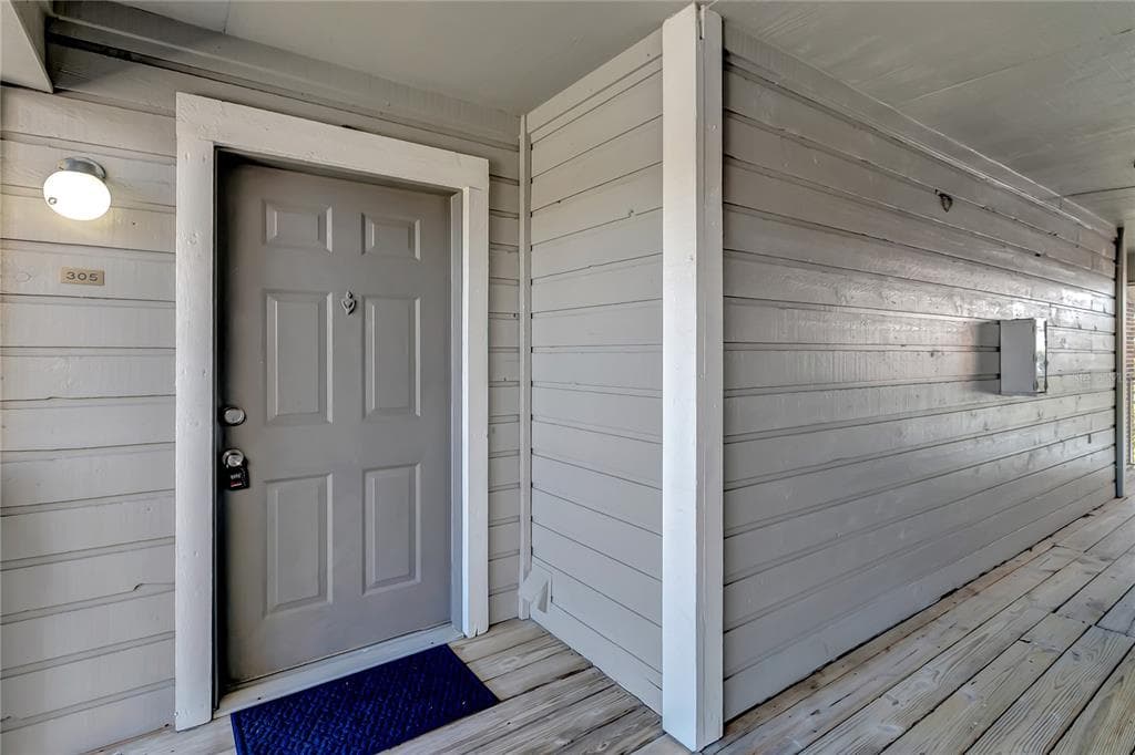 1400 GANDY BOULEVARD N UNIT 305 ST PETERSBURG, FL 33702