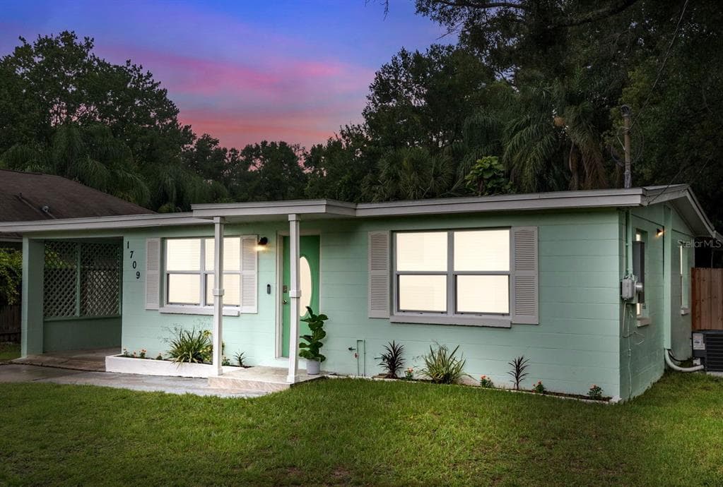 1709 W ATKINSON STREET TAMPA, FL 33604