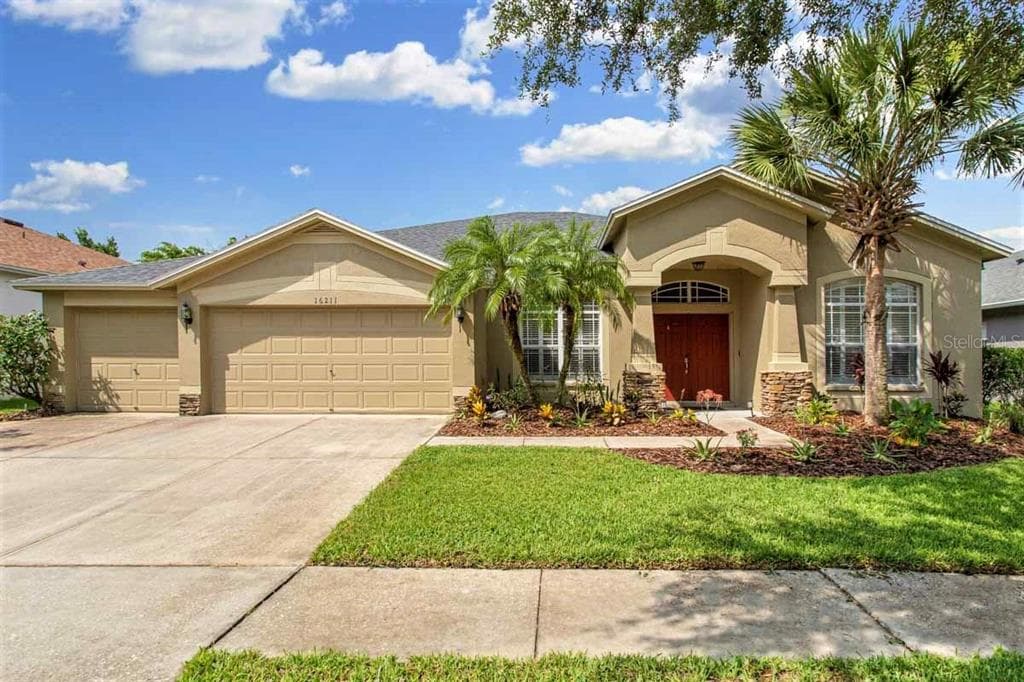 16211 BRIDGEPARK DRIVE LITHIA, FL 33547