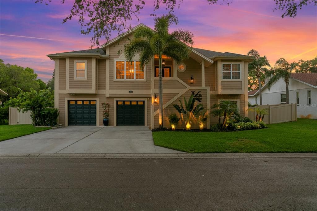 1705 MARINER WAY TARPON SPRINGS, FL 34689