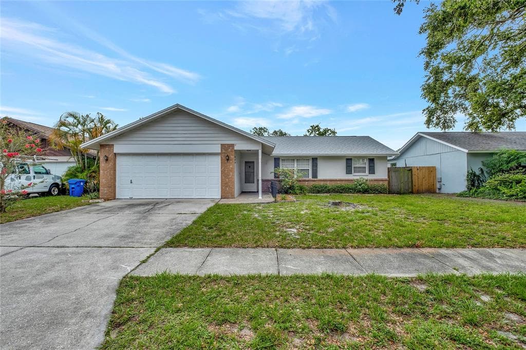 8815 MAGNOLIA PLACE SEMINOLE, FL 33777