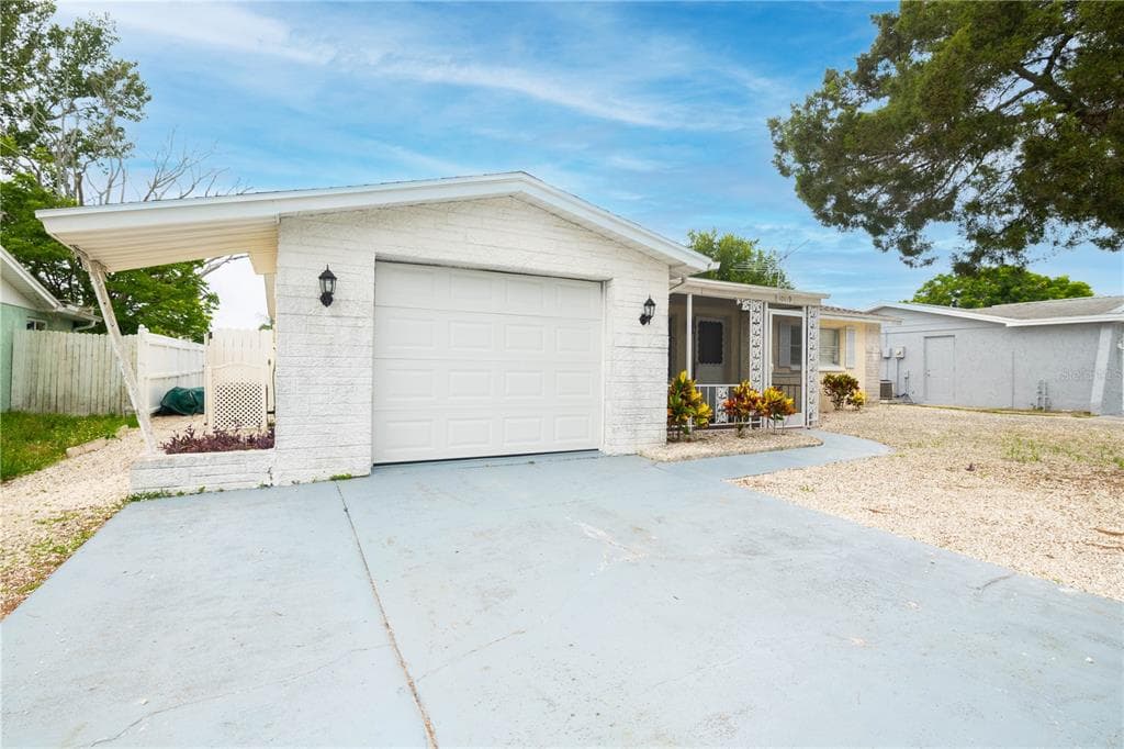 10119 BRANDYWINE LANE PORT RICHEY, FL 34668