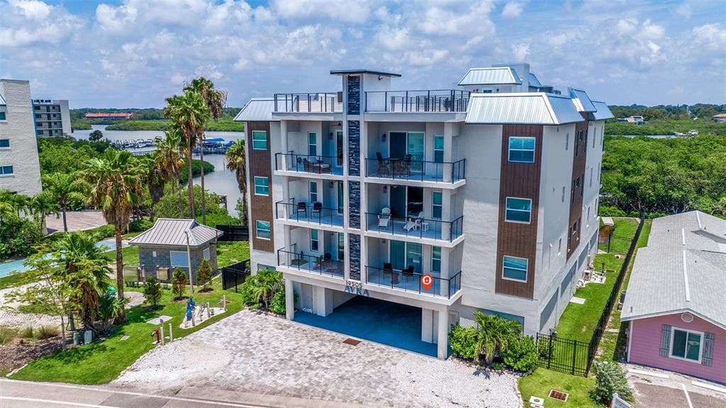 19505 GULF BOULEVARD UNIT 205 INDIAN SHORES, FL 33785