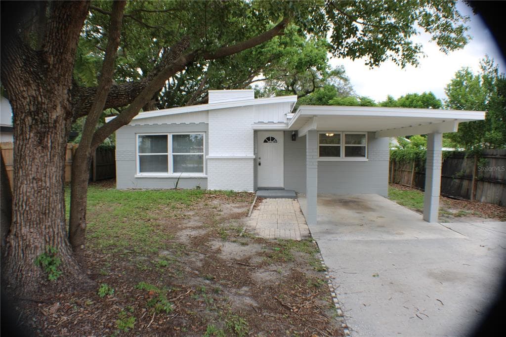 9410 N BOULEVARD TAMPA, FL 33612