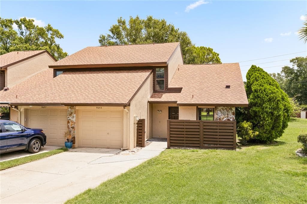 9653 LAKE SEMINOLE DRIVE E LARGO, FL 33773