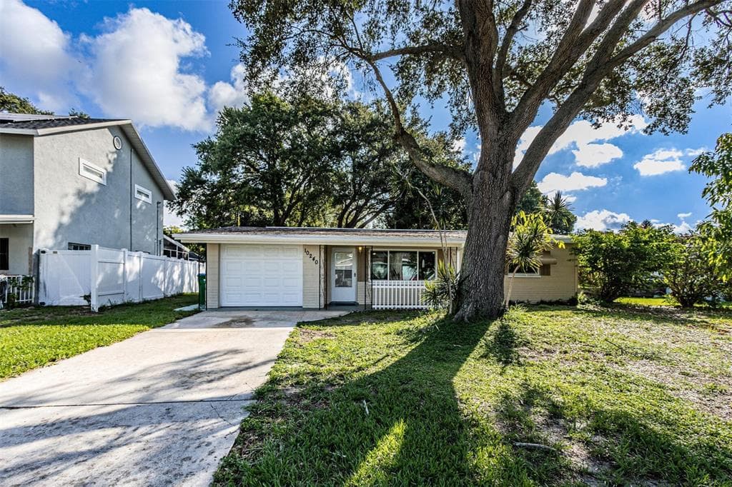 10240 62ND CIRCLE SEMINOLE, FL 33772