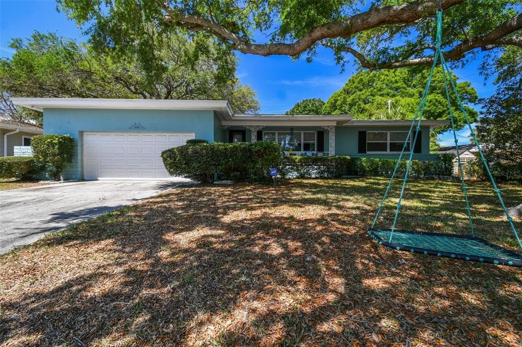 486 PINEWOOD DRIVE