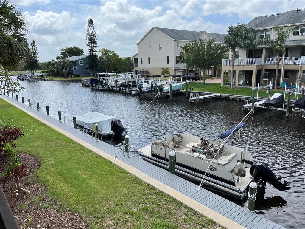 348 MOORINGS COVE DRIVE UNIT 348 TARPON SPRINGS, FL 34689