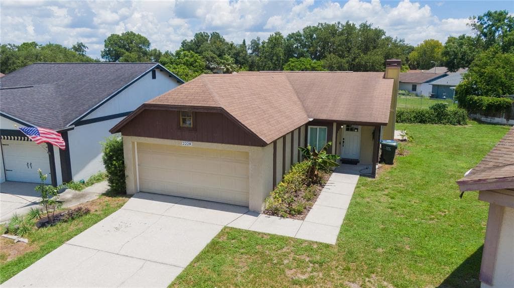 2228 BUTTERCUP COURT LAKELAND, FL 33801