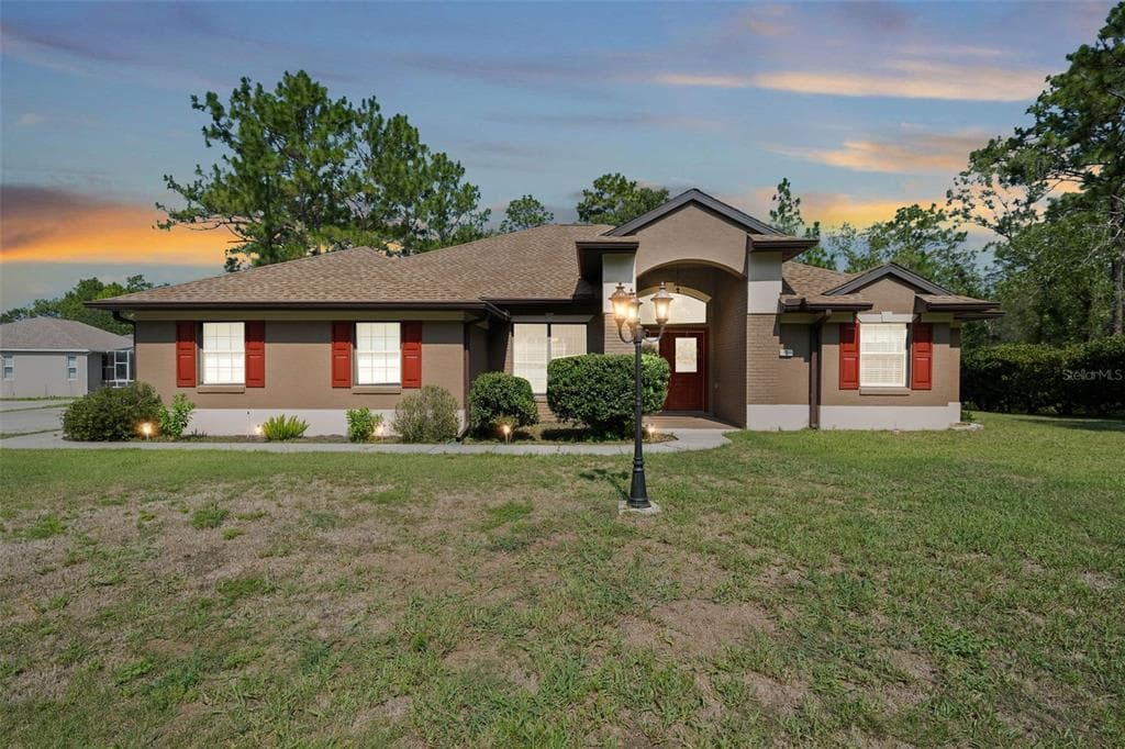 3 BELLS OF IRELAND COURT HOMOSASSA, FL 34446