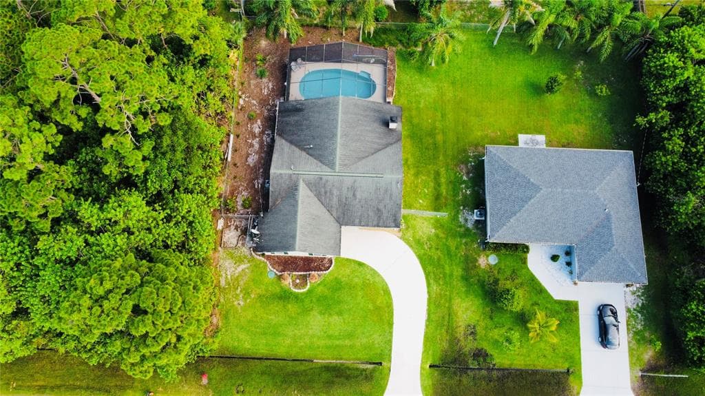 1246 SW ALBENGA AVENUE PORT SAINT LUCIE, FL 34953
