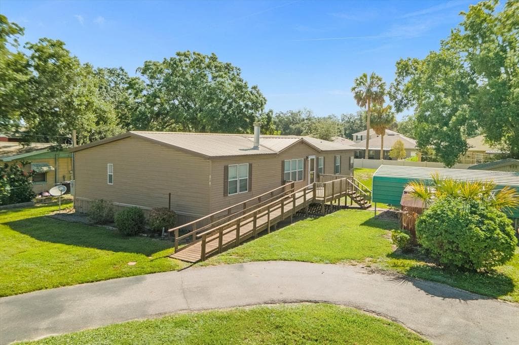 10410 GLORIA STREET GIBSONTON, FL 33534