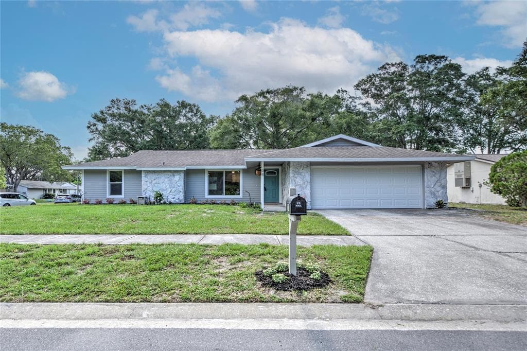 38 VALENCIA CIRCLE SAFETY HARBOR, FL 34695