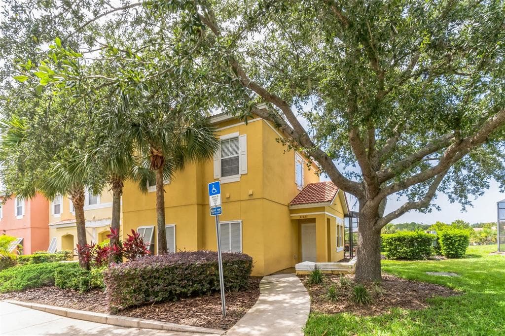 3105 YELLOW LANTANA LANE