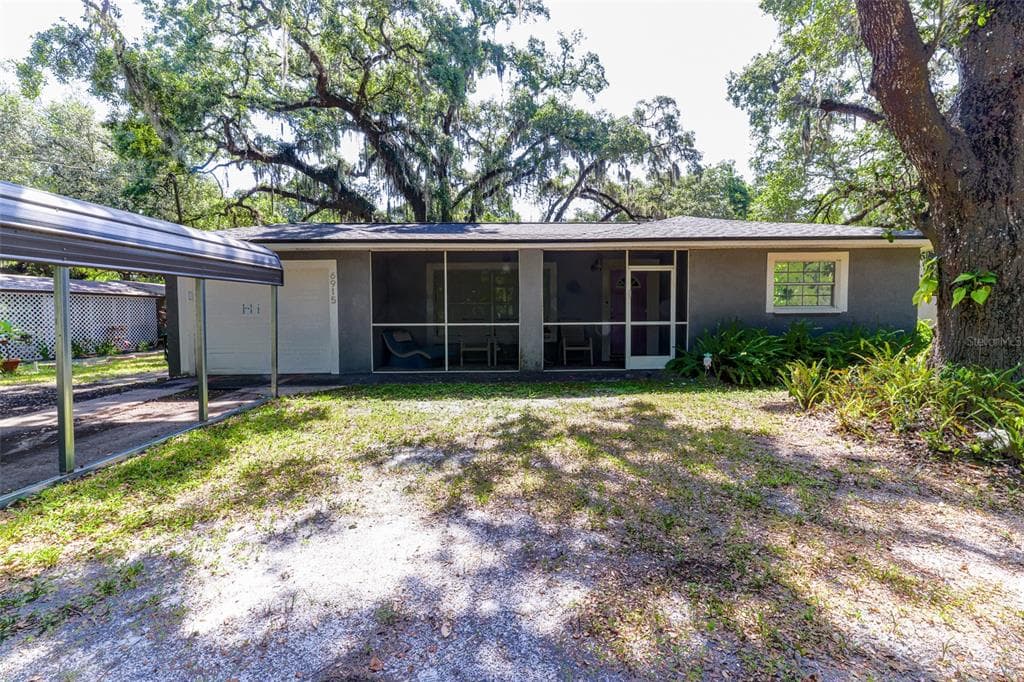 6915 SENOJ DRIVE TAMPA, FL 33610