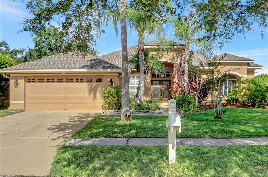 22810 BAY CEDAR DRIVE LAND O LAKES, FL 34639