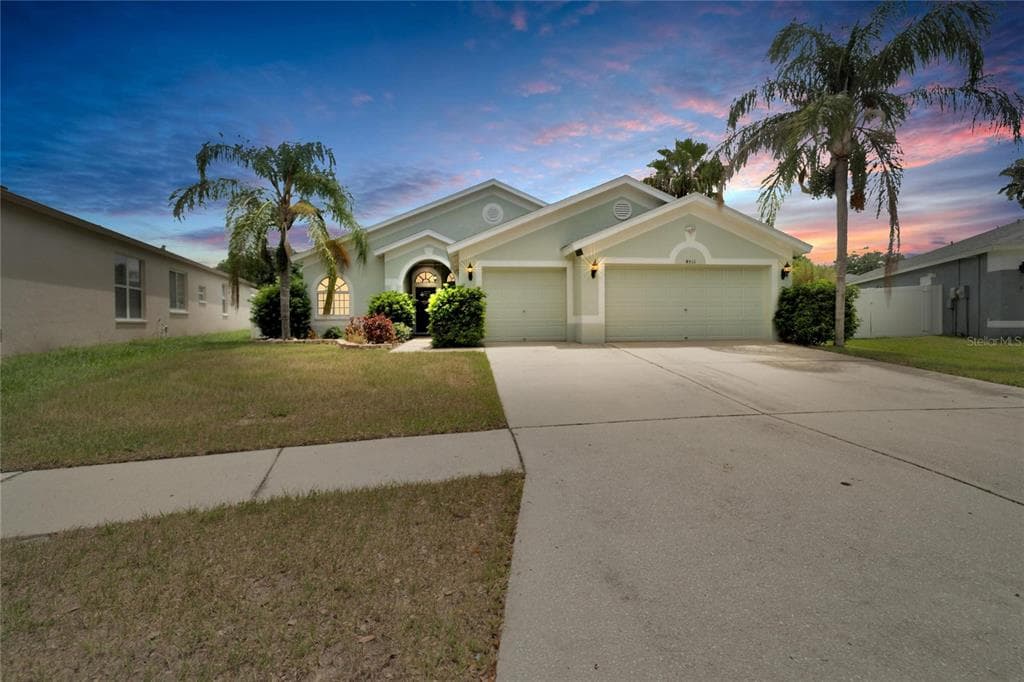 4511 PORTOBELLO CIR VALRICO, FL 33596