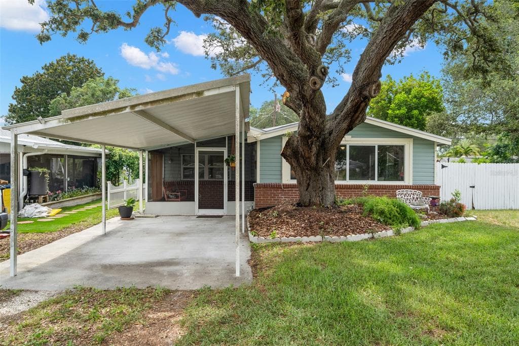 1356 FRIEND AVENUE CLEARWATER, FL 33756