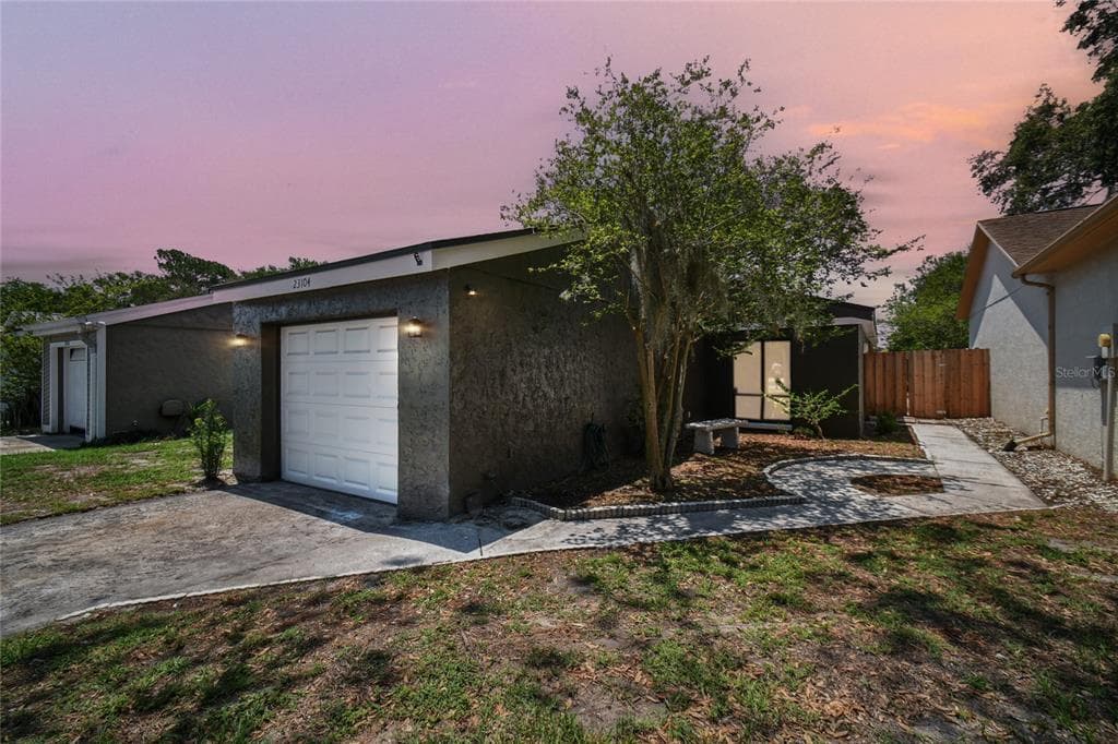 23104 DOVER DRIVE LAND O LAKES, FL 34639