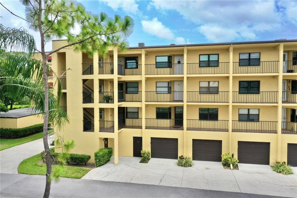 5817 PARK STREET N UNIT 202 ST PETERSBURG, FL 33709