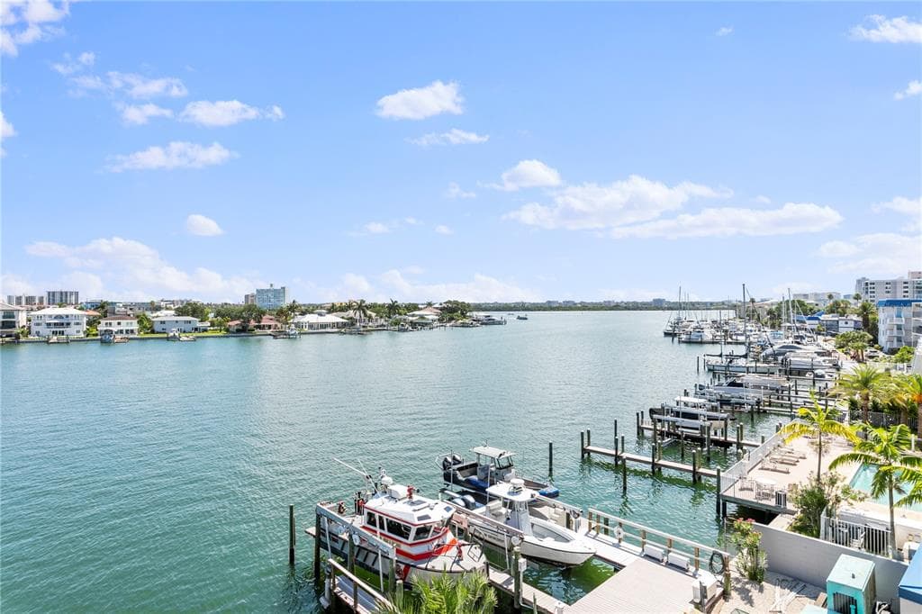 692 BAYWAY BOULEVARD UNIT 405 CLEARWATER BEACH, FL 33767