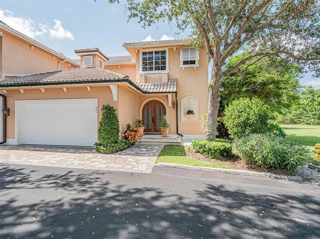 231 AMY ANN LANE VERO BEACH, FL 32963