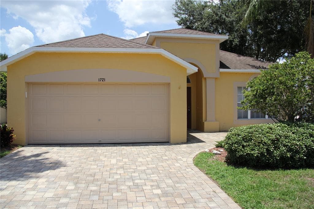 1721 CROSSVINE COURT TRINITY, FL 34655