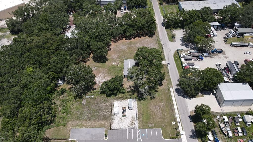 1406 HOBBS STREET TAMPA, FL 33619