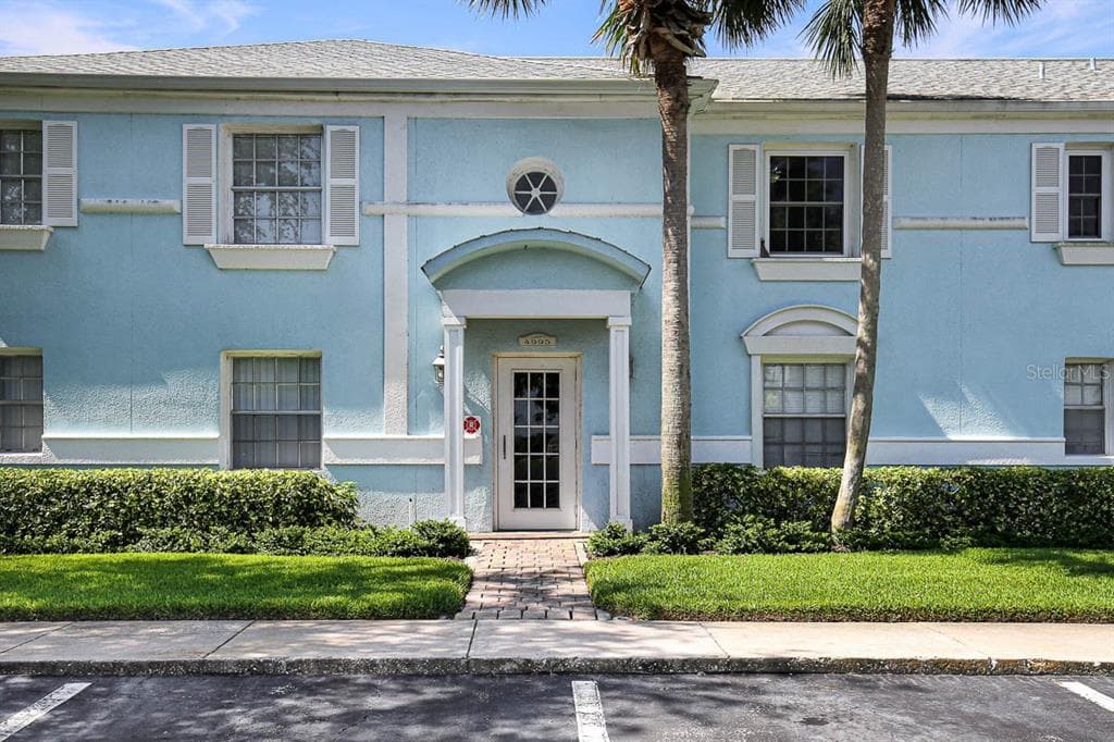 4995 COBIA DRIVE SE UNIT D ST PETERSBURG, FL 33705