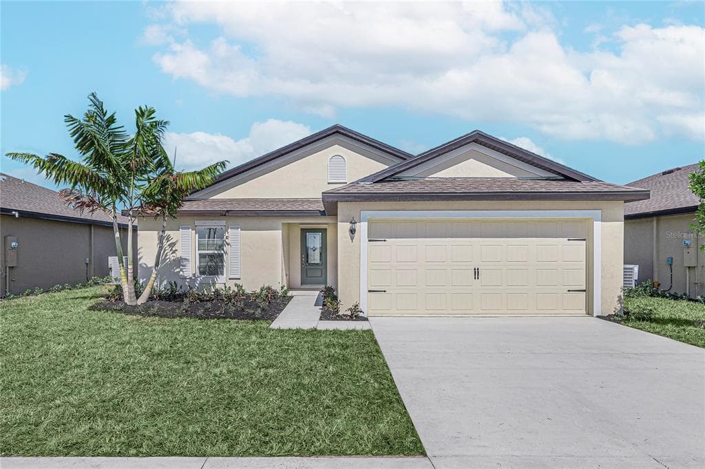 12802 DEL LAGO DRIVE ASTATULA, FL 34705