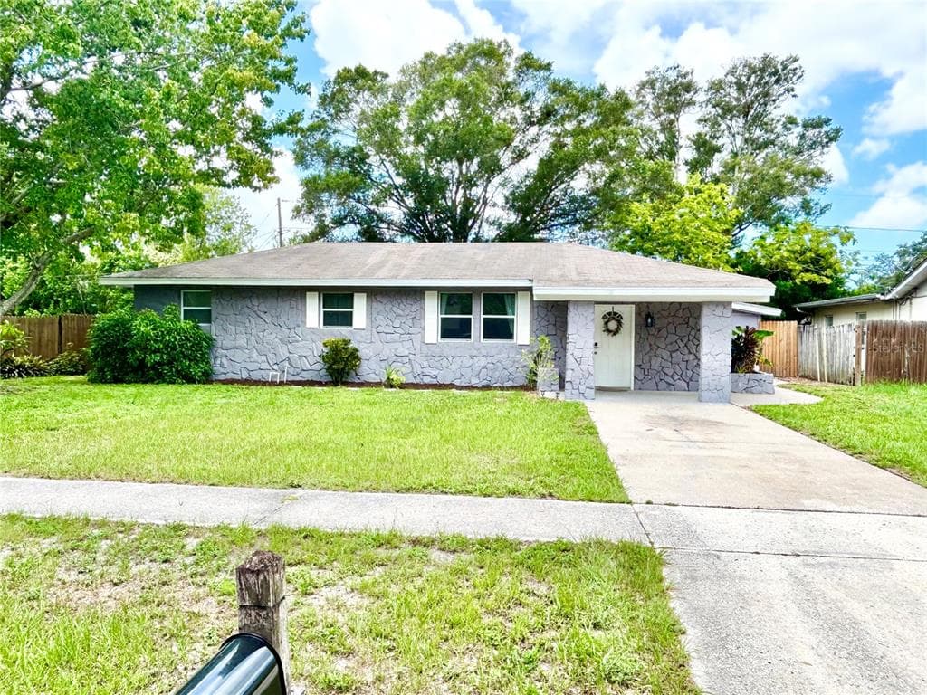 15520 DARIEN WAY