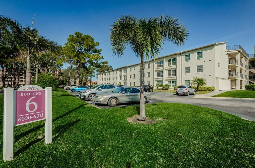 2700 BAYSHORE BOULEVARD UNIT 6208 DUNEDIN, FL 34698