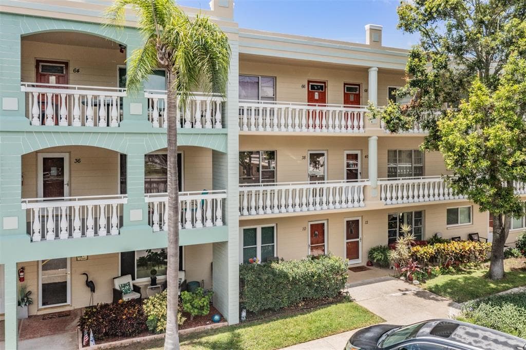 2330 ECUADORIAN WAY UNIT 38 CLEARWATER, FL 33763