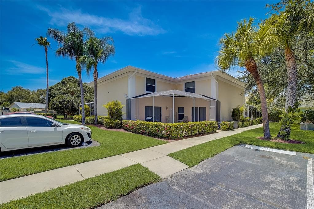 1538 N LAWNWOOD CIRCLE UNIT 4 FORT PIERCE, FL 34950