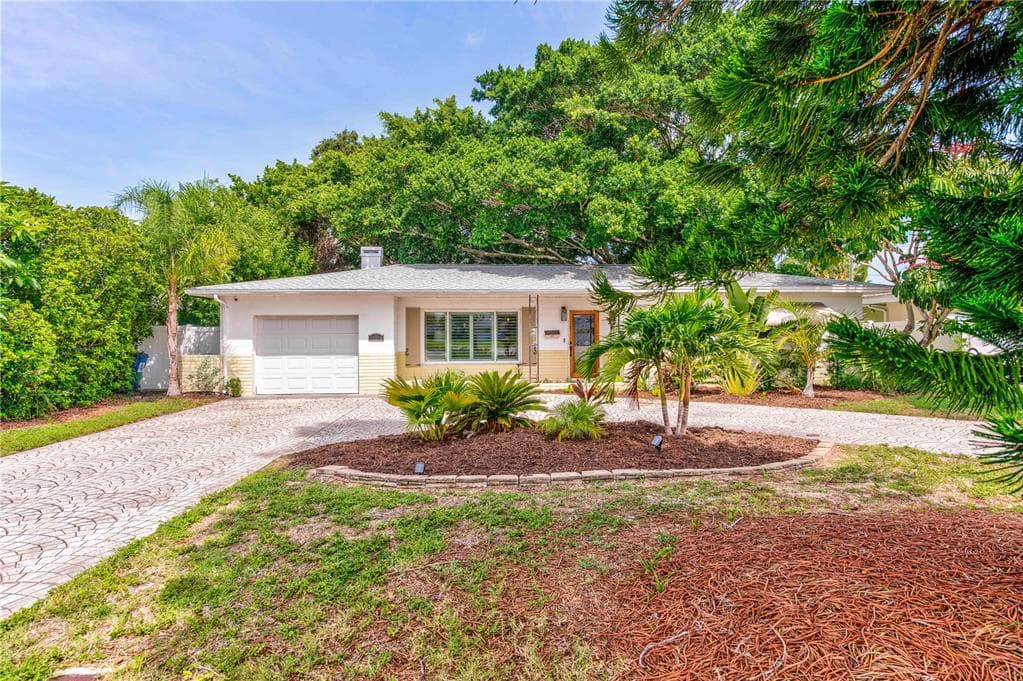 10204 PARADISE BOULEVARD TREASURE ISLAND, FL 33706