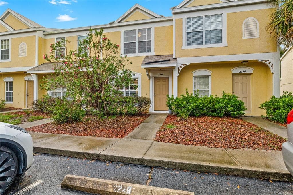2246 LAKE WOODBERRY CIRCLE BRANDON, FL 33510
