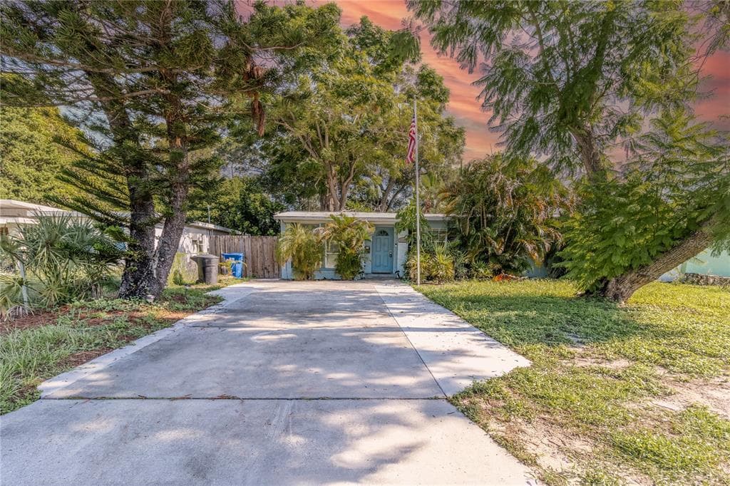 2145 24TH AVENUE N ST PETERSBURG, FL 33713