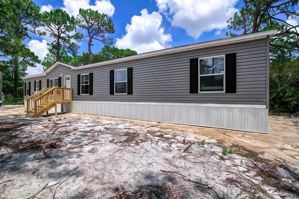 201 NEELD STREET INGLIS, FL 34449