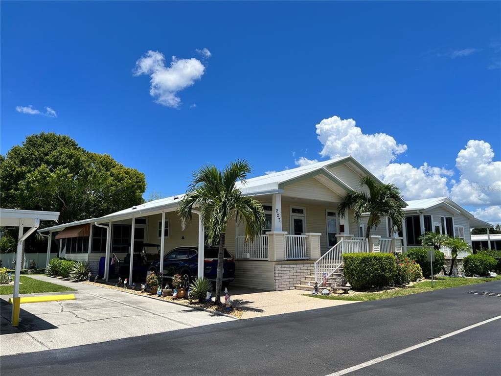 227 MOUNT PINEY AVENUE NE UNIT 288 ST PETERSBURG, FL 33702