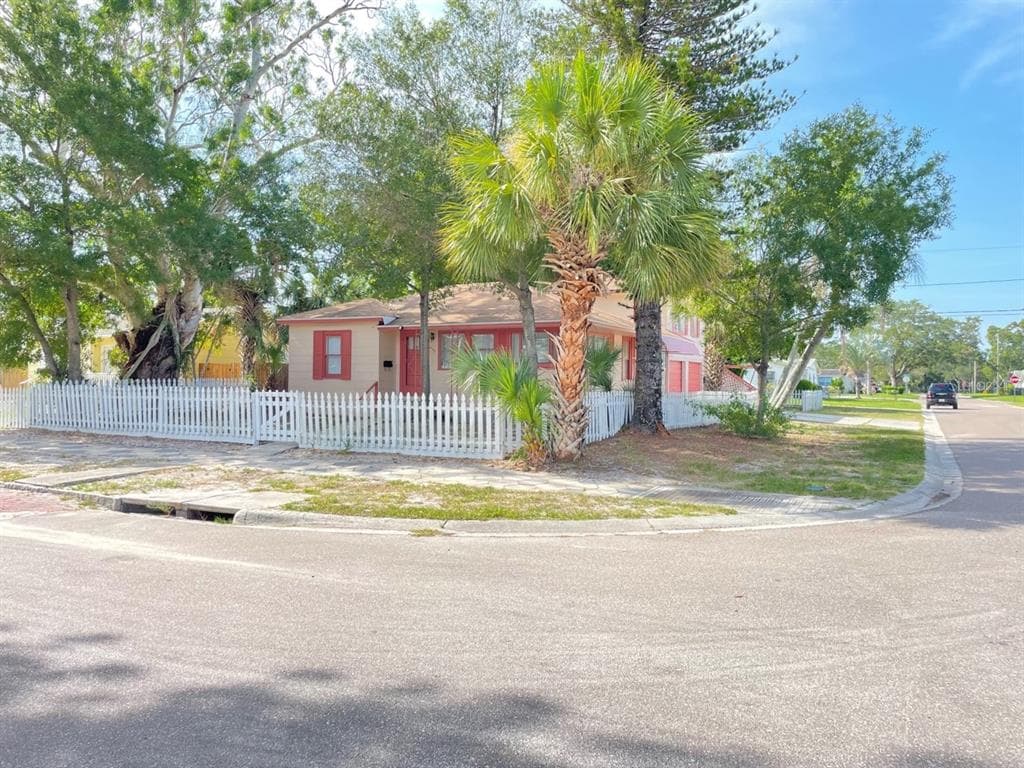 4162 3RD AVENUE S ST PETERSBURG, FL 33711