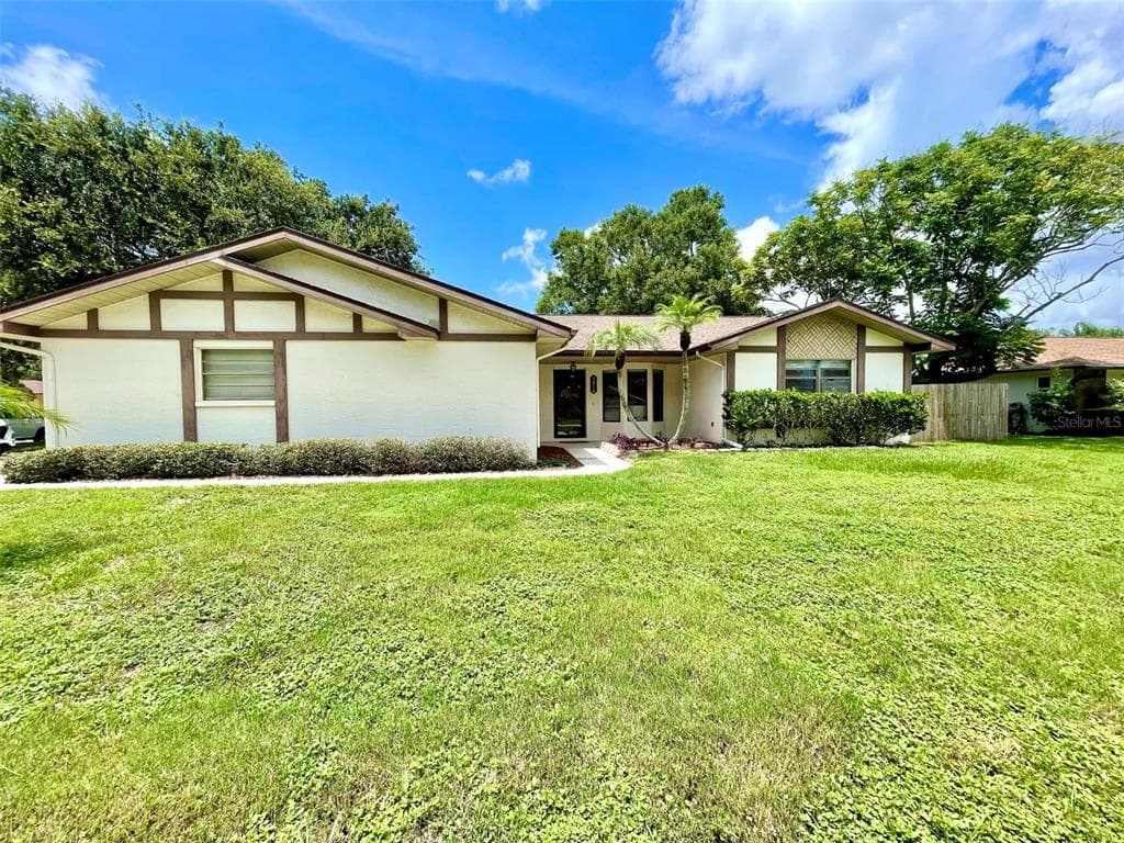 3016 OAK COVE DRIVE CLEARWATER, FL 33759