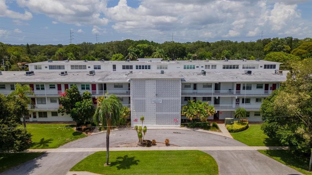 5155 9TH AVENUE N UNIT 202 ST PETERSBURG, FL 33710
