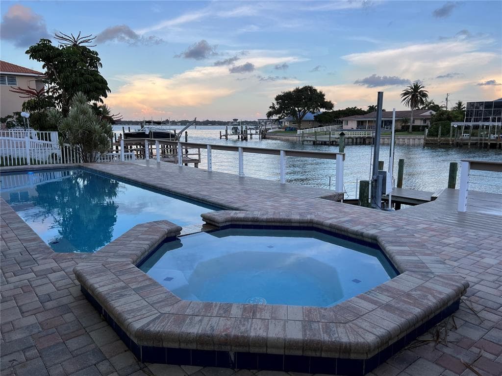 441 PALM ISLAND NE CLEARWATER, FL 33767