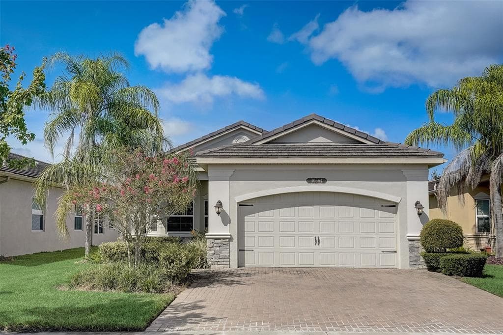 30564 CHESAPEAKE BAY DR WESLEY CHAPEL, FL 33543