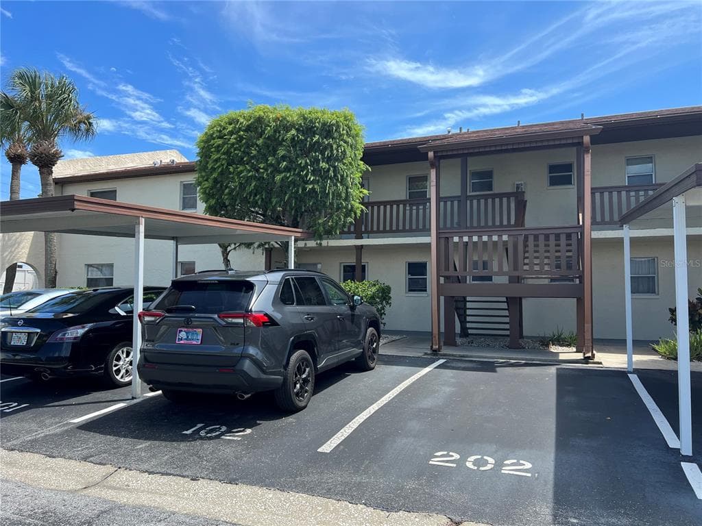 4956 HARBOR VILLA LANE UNIT 102 NEW PORT RICHEY, FL 34652