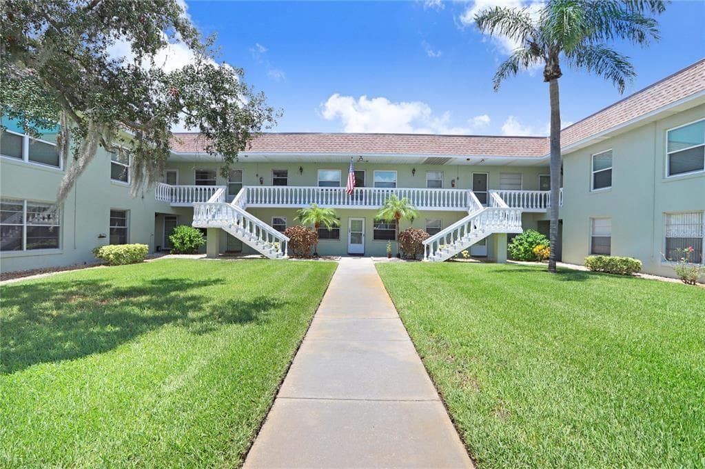 1250 S PINELLAS AVENUE UNIT 106 TARPON SPRINGS, FL 34689